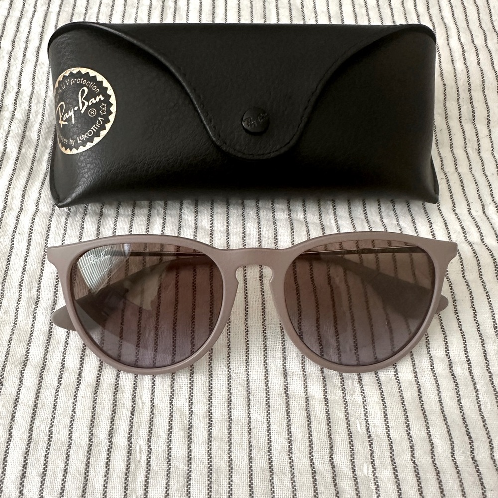 Ray-Ban Erika 54mm Gradient Round Sunglasses